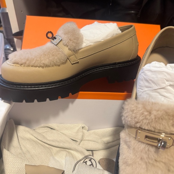 Hermes Shearlng Icone Loafer - WORN 1 time! Size 36 - impossible to find!!! - Picture 2 of 5